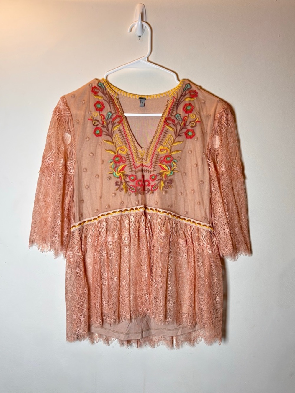 🌸Lace Embroidered V-Neck Tunic with Floral Accents🌸